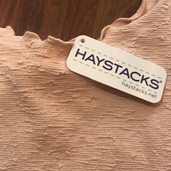 NWT Haystacks peach textured stretch tank top. Size S - Picture 2 of 7